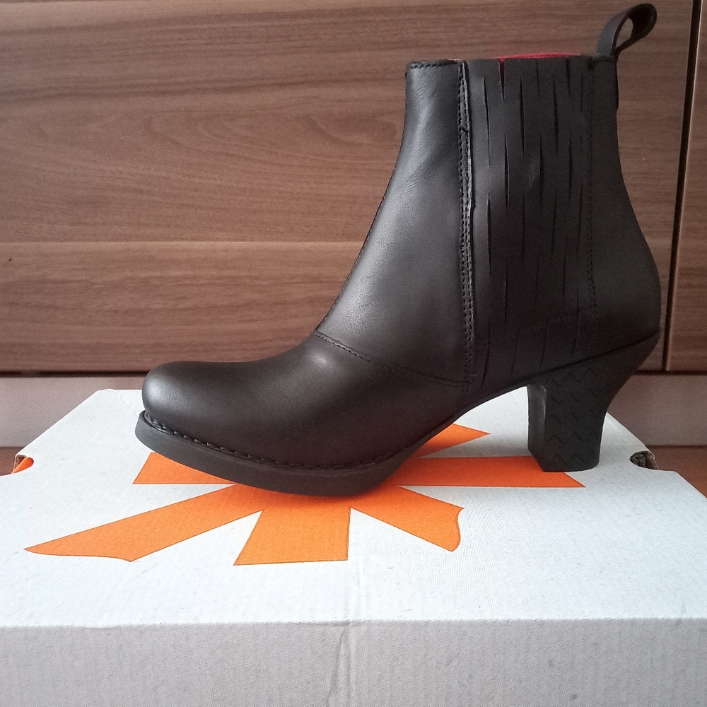 The Art Company black boots with heels, size 40 (EU)